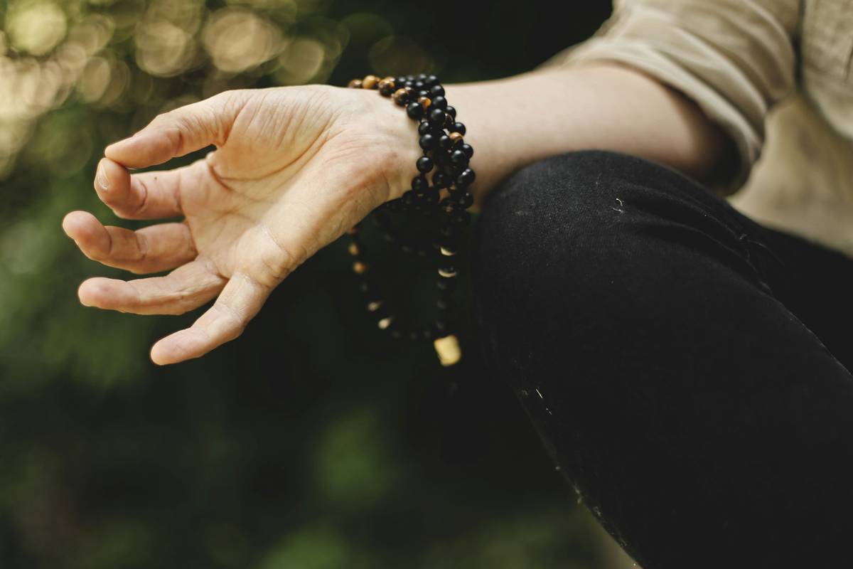How Does Meditation Help with Anxiety? Science, Practice, and Real-Life Relief